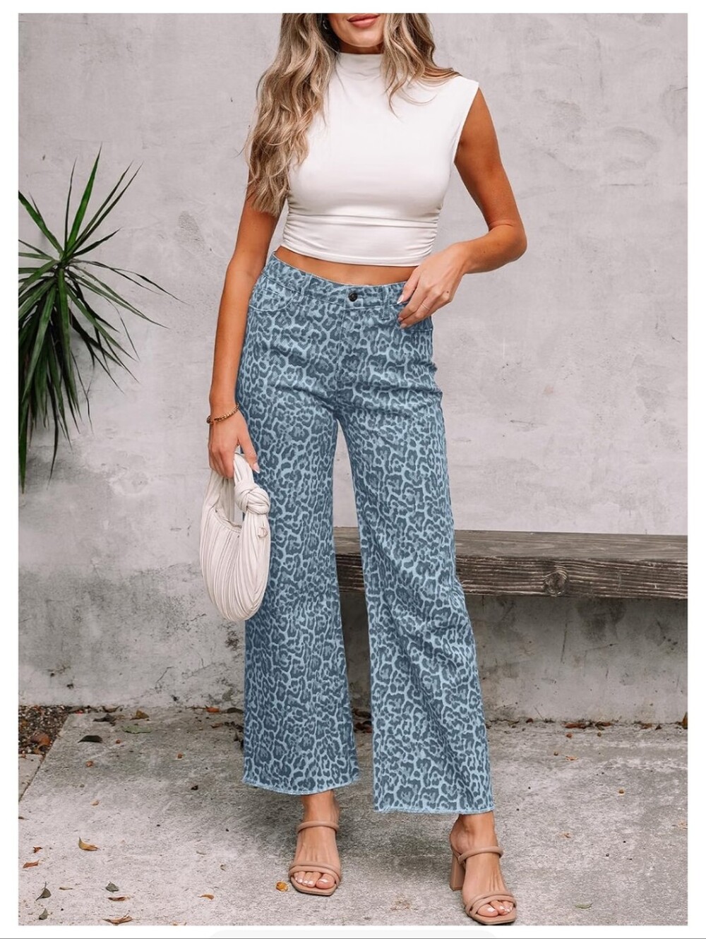 High-Rise Blue Leopard Print Wide-Leg Jeans. NWT Size 4